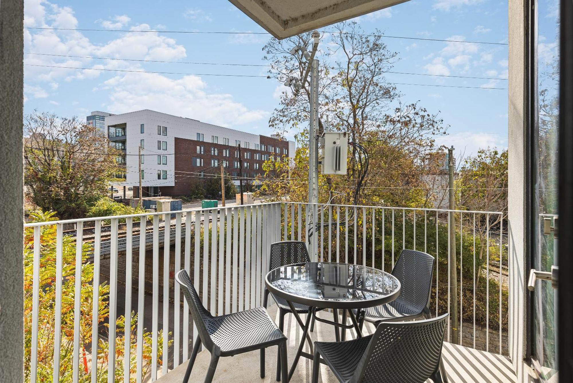 Luxury On The River 4 Beds 2.5 Bath, Walk To Downtown Apartamento Nashville Exterior foto